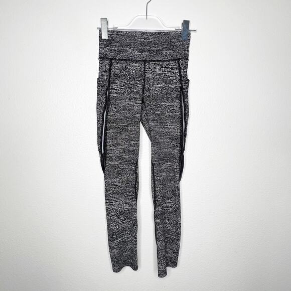 LULULEMON Pace Perfect 7/8 Tight (25") Legging Black White Womens 4 - Picture 2 of 14